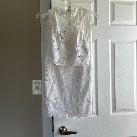 Bebe white co-ord lace top and skirt size 2 - Picture 1 of 4